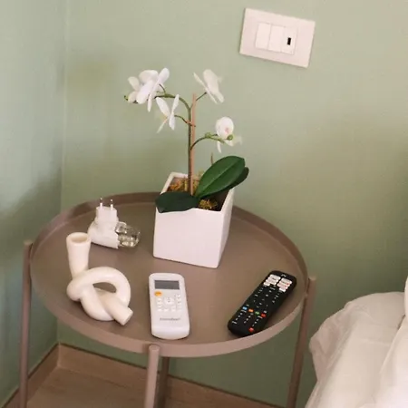 Charming & Bright Near The *